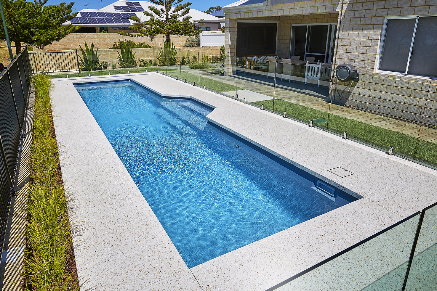 BRP_Lap-Pool_12m_col-hgs_02.jpg