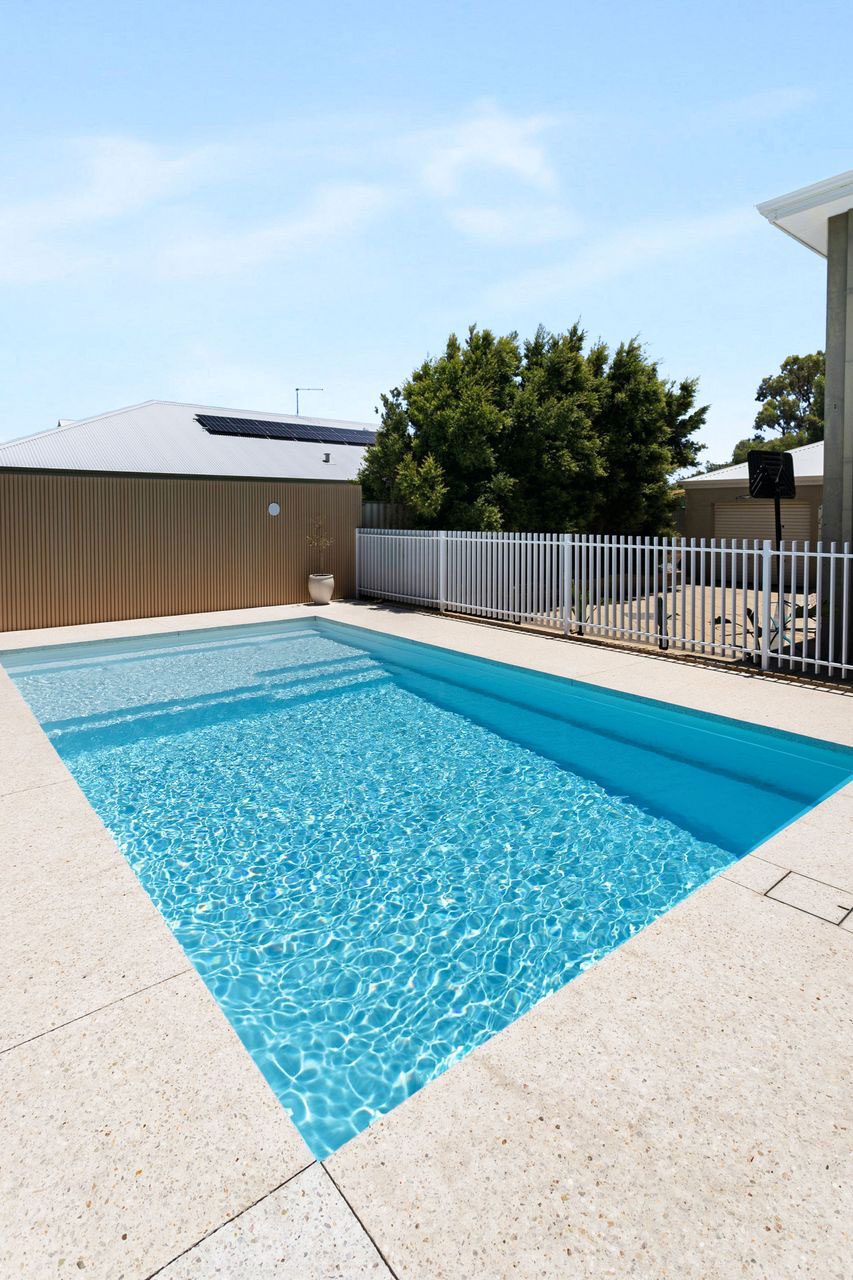 Sunseeker-7.6m-x-4.4m-Alpine-White-Shimmer_dawesville_07