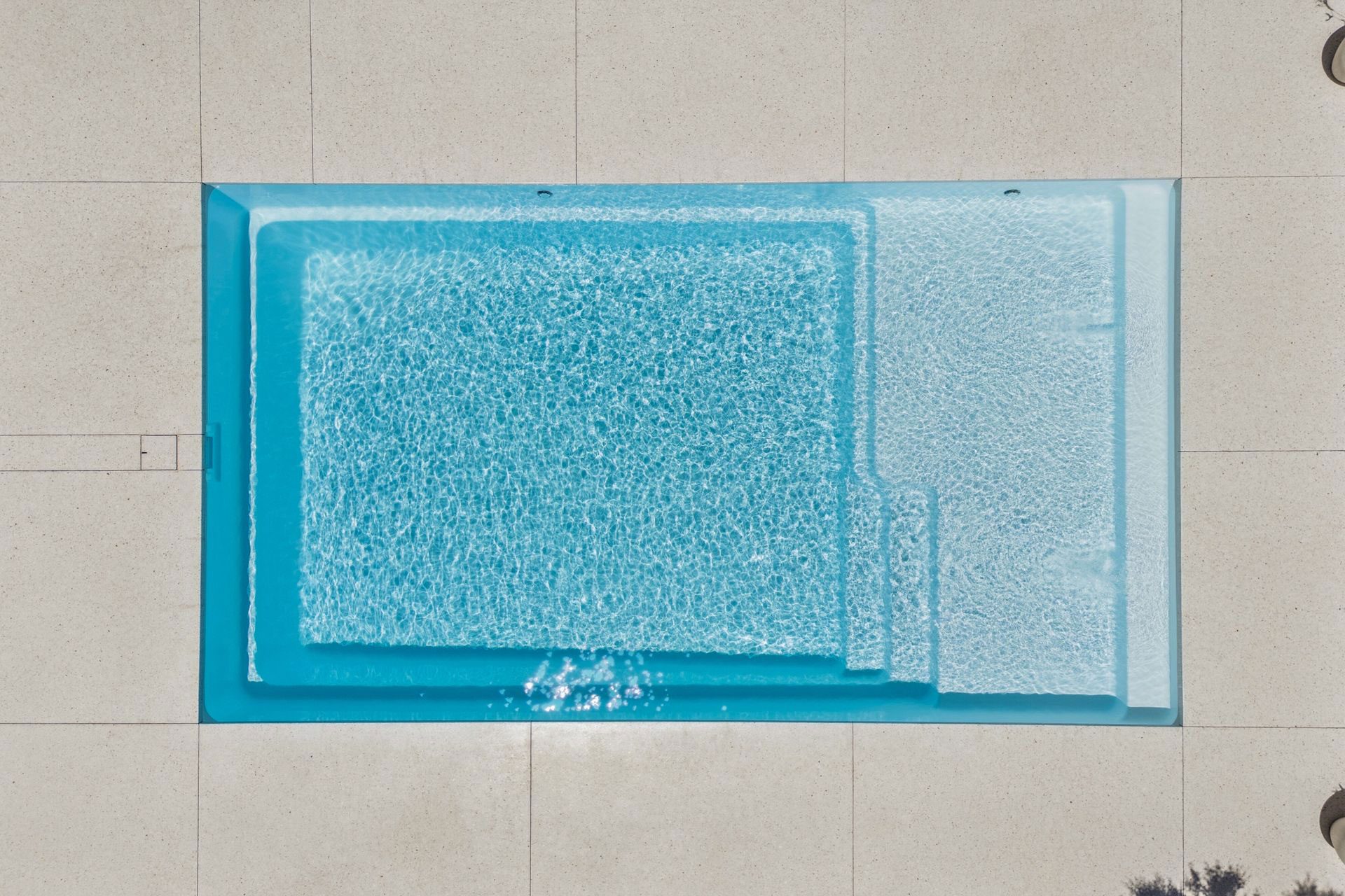 Sunseeker-7.6m-x-4.4m-Alpine-White-Shimmer_dawesville_08