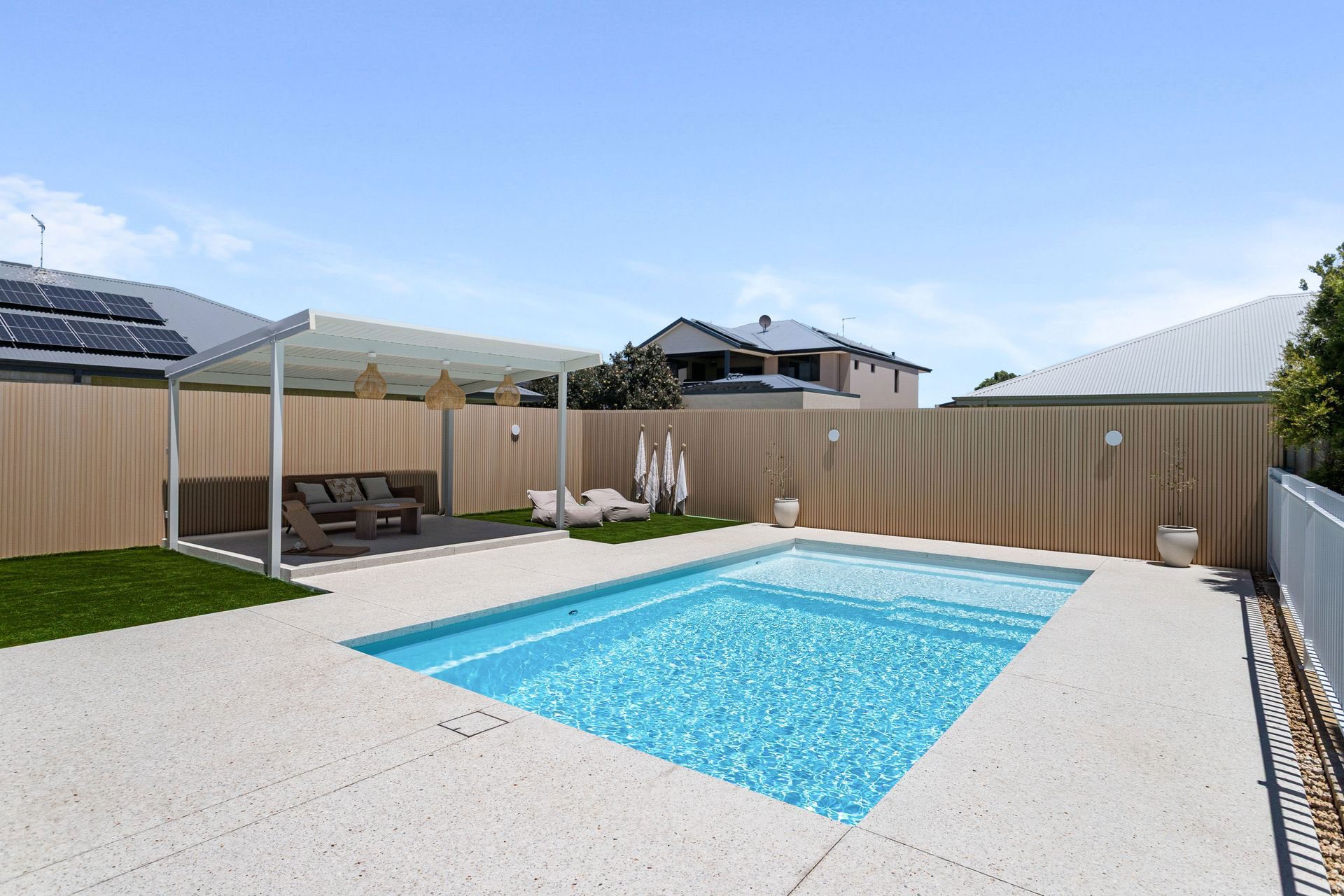 Sunseeker-7.6m-x-4.4m-Alpine-White-Shimmer_dawesville_09