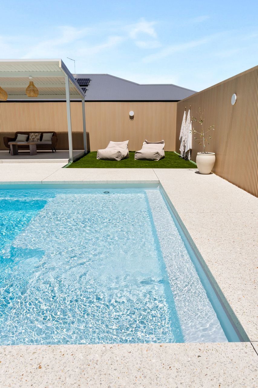 Sunseeker-7.6m-x-4.4m-Alpine-White-Shimmer_dawesville_10