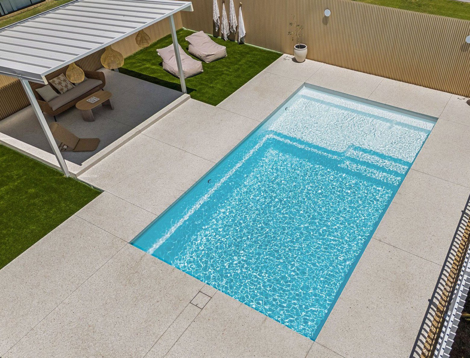 Sunseeker-7.6m-x-4.4m-Alpine-White-Shimmer_dawesville_11