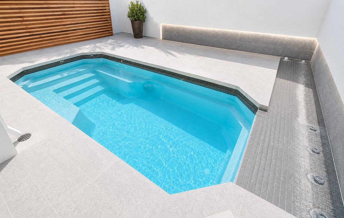 alfresco-spa-5-2m-alpine-white-shimmer-1.jpg