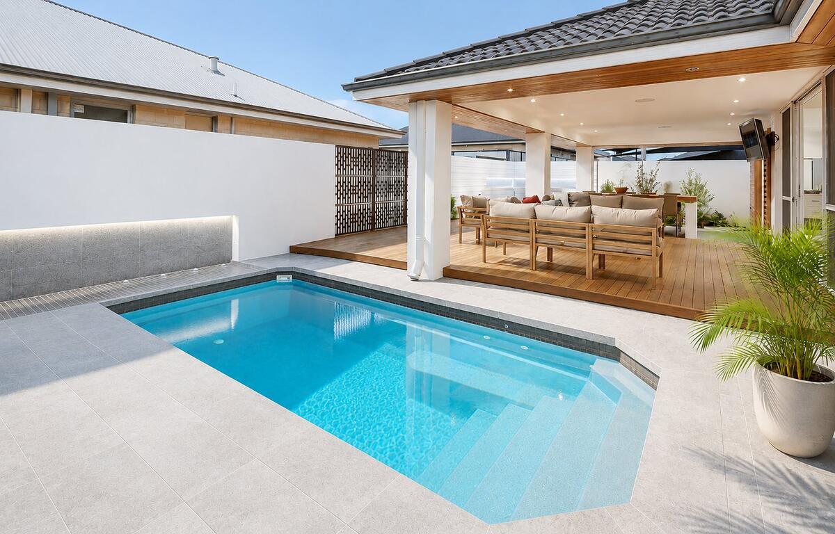 Swim Spa 5.2m x 2.6m Alpine White Shimmer
