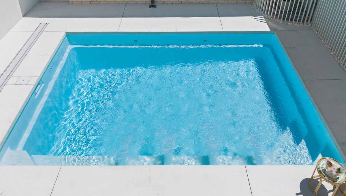 Brampton 6.2m x 4.4mAlpine White Shimmer