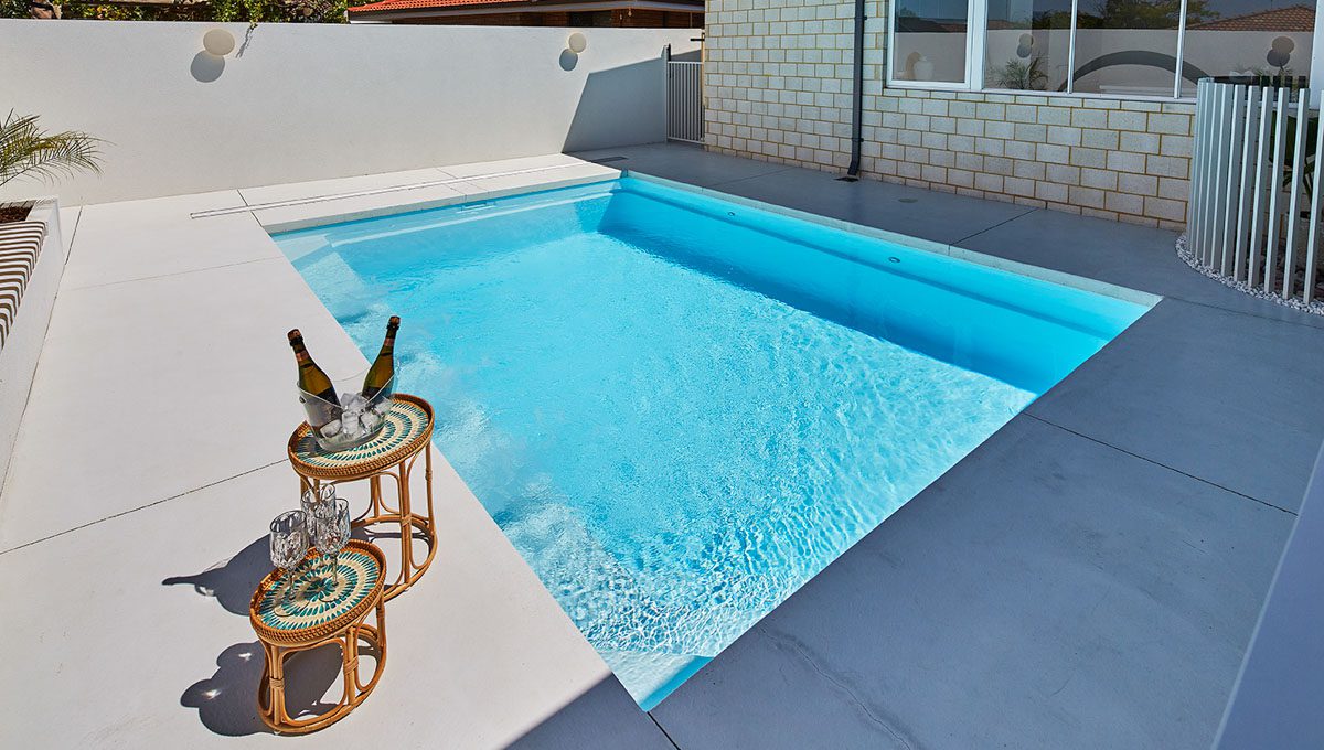 brampton-6.2m-4.4m-alpine-white-shimmer-halls-head-groundgalleryimage-11