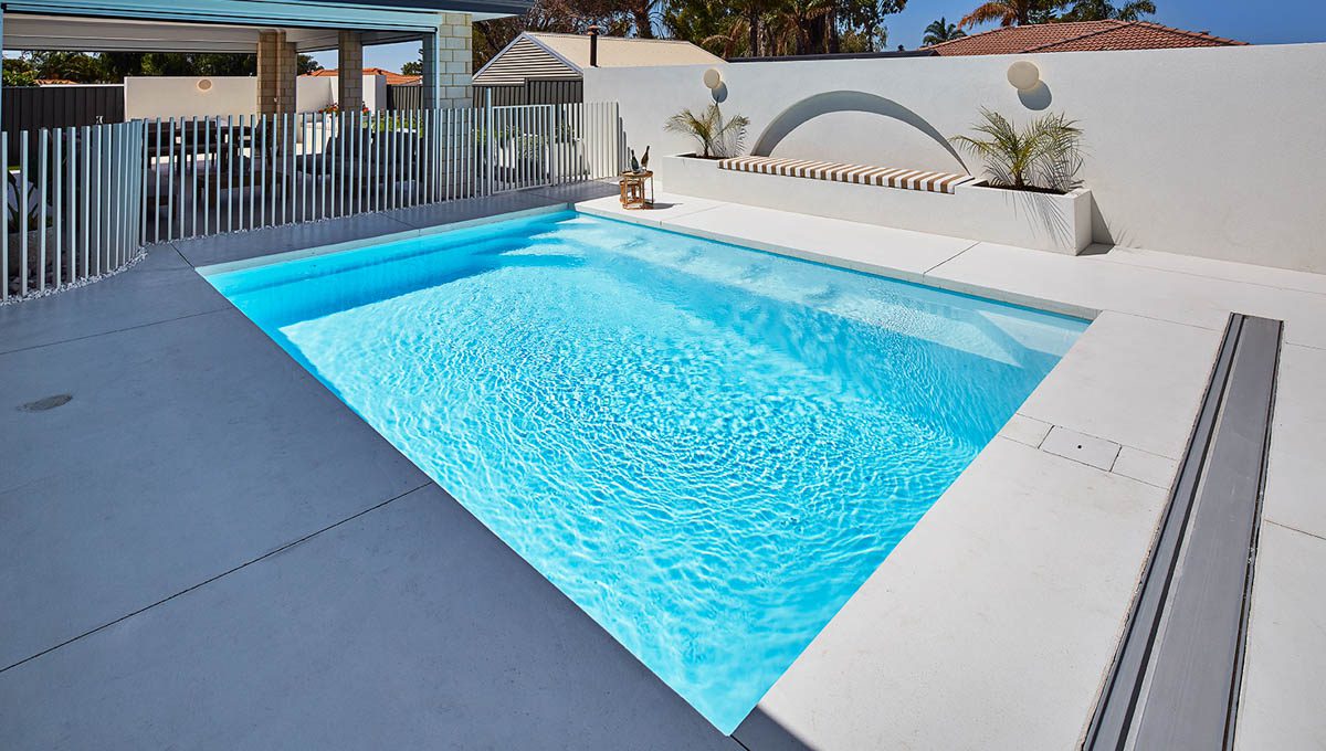 brampton-6.2m-4.4m-alpine-white-shimmer-halls-head-groundgalleryimage-14