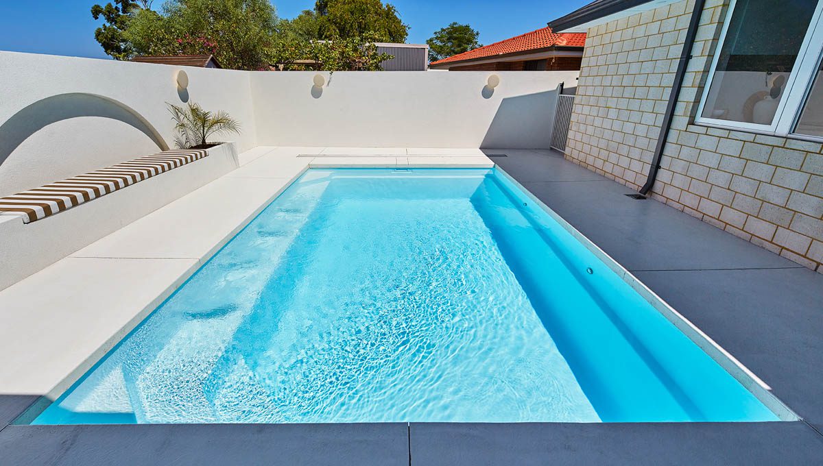 brampton-6.2m-4.4m-alpine-white-shimmer-halls-head-groundgalleryimage-7