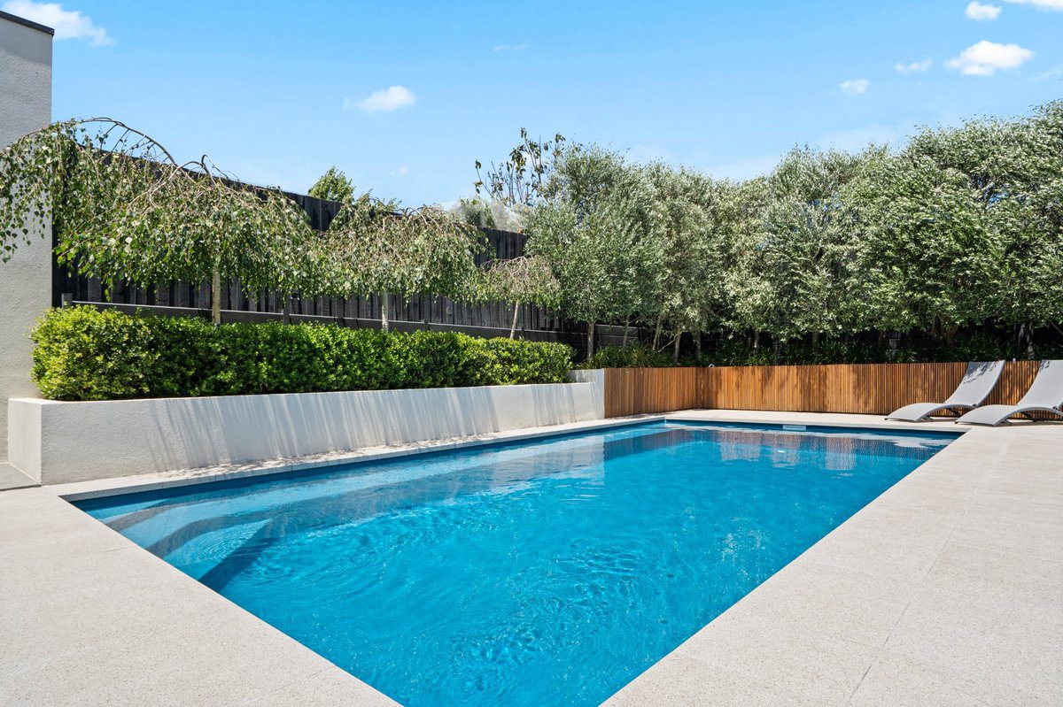 brampton-8.2m-x-4-4m-royal-jade-shimmer-mar2026-11