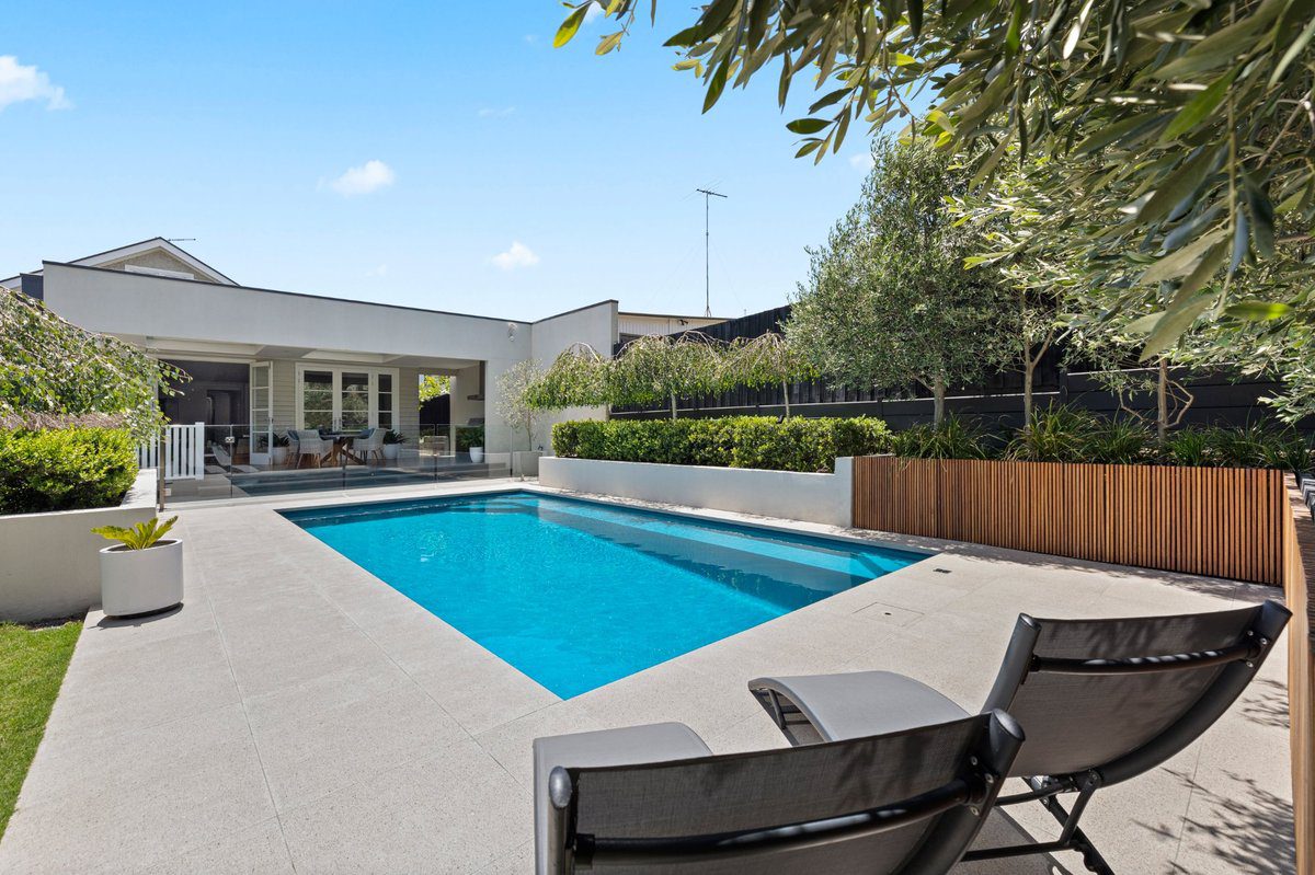 brampton-8.2m-x-4-4m-royal-jade-shimmer-mar2026-13