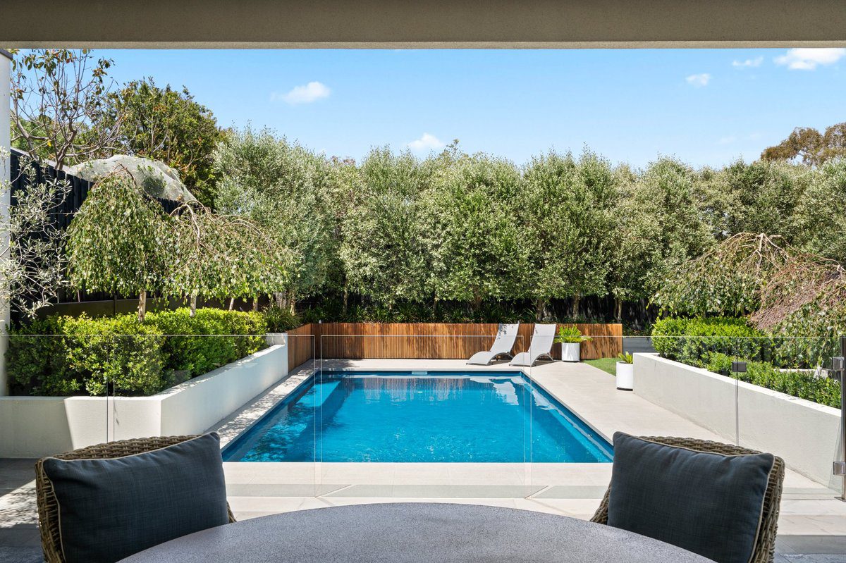 brampton-8.2m-x-4-4m-royal-jade-shimmer-mar2026-2