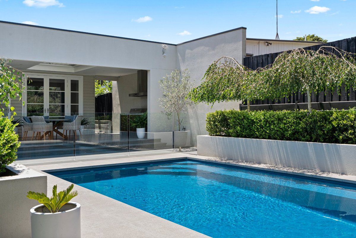 brampton-8.2m-x-4-4m-royal-jade-shimmer-mar2026-9