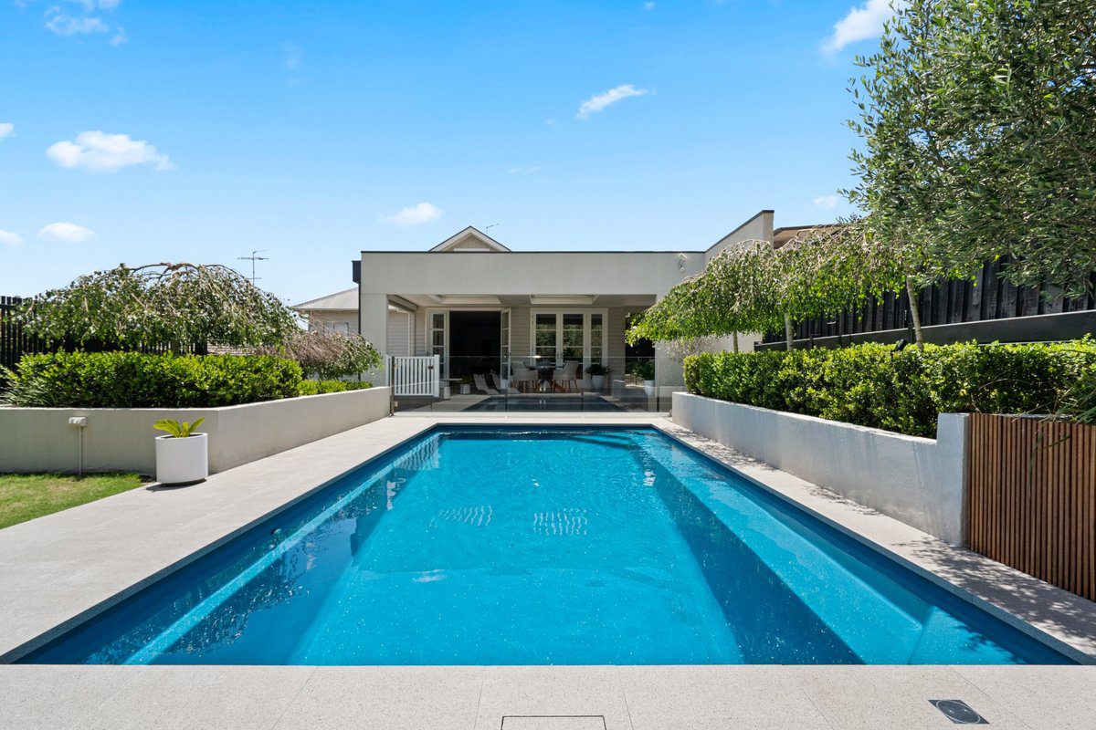 brampton-8.2m-x-4-4m-royal-jade-shimmer-mar2026-hero