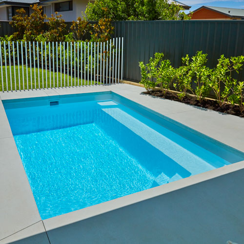 hamilton-slimline-5.5m-3m-polo-white-sparkle-south-brisbane-featuredimage-1