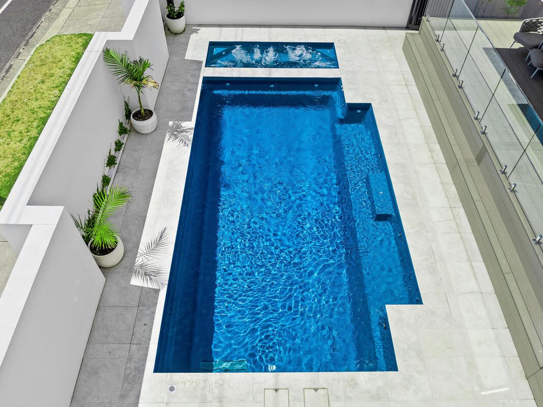 hamilton-spa-majestic-3-8m-royal-jade-shimmer-5.jpg