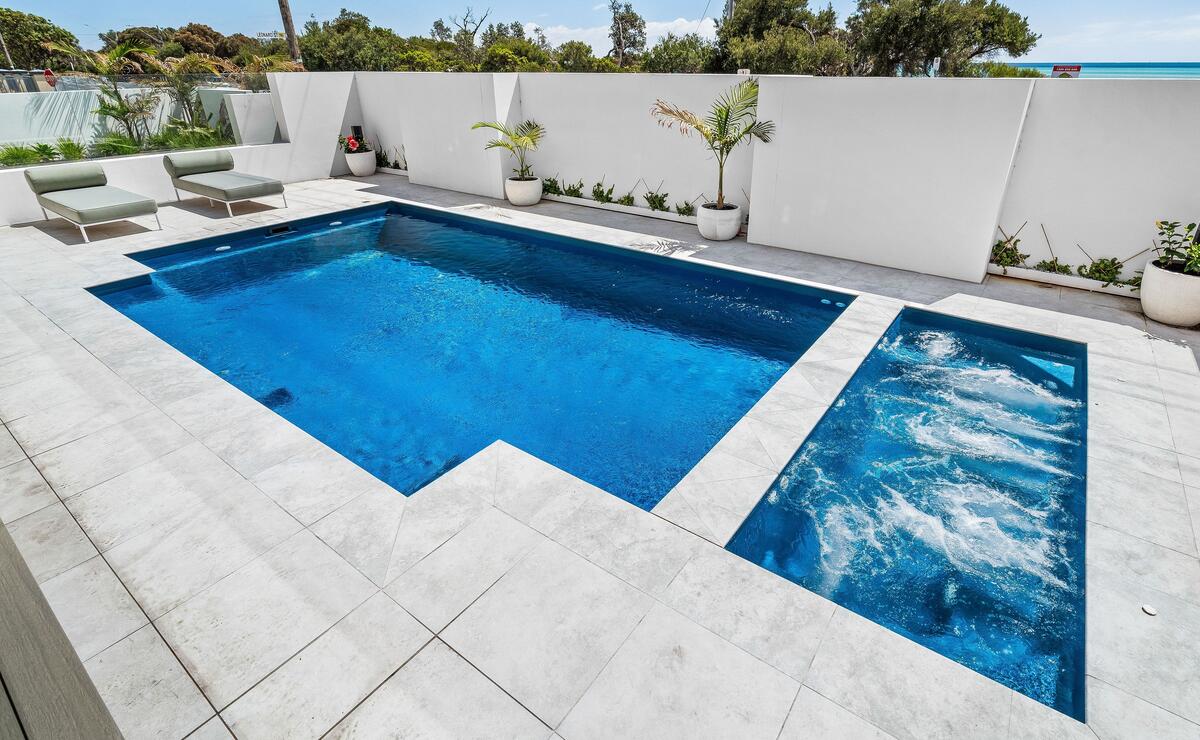 Hamilton Spa 3.8m x 1.6m with Majestic 8.5m Pool Royal Jade Shimmer