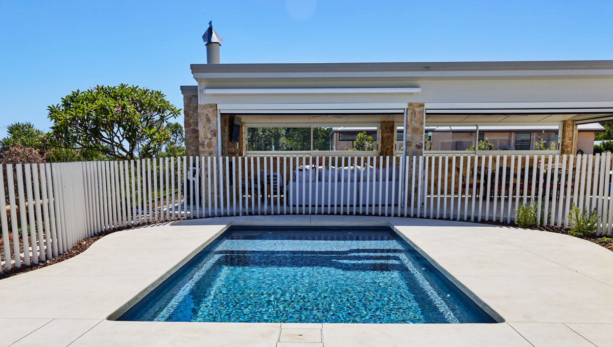 sunseeker-slimline-7.2m-3.5m-midnight-shimmer-grosemont-8