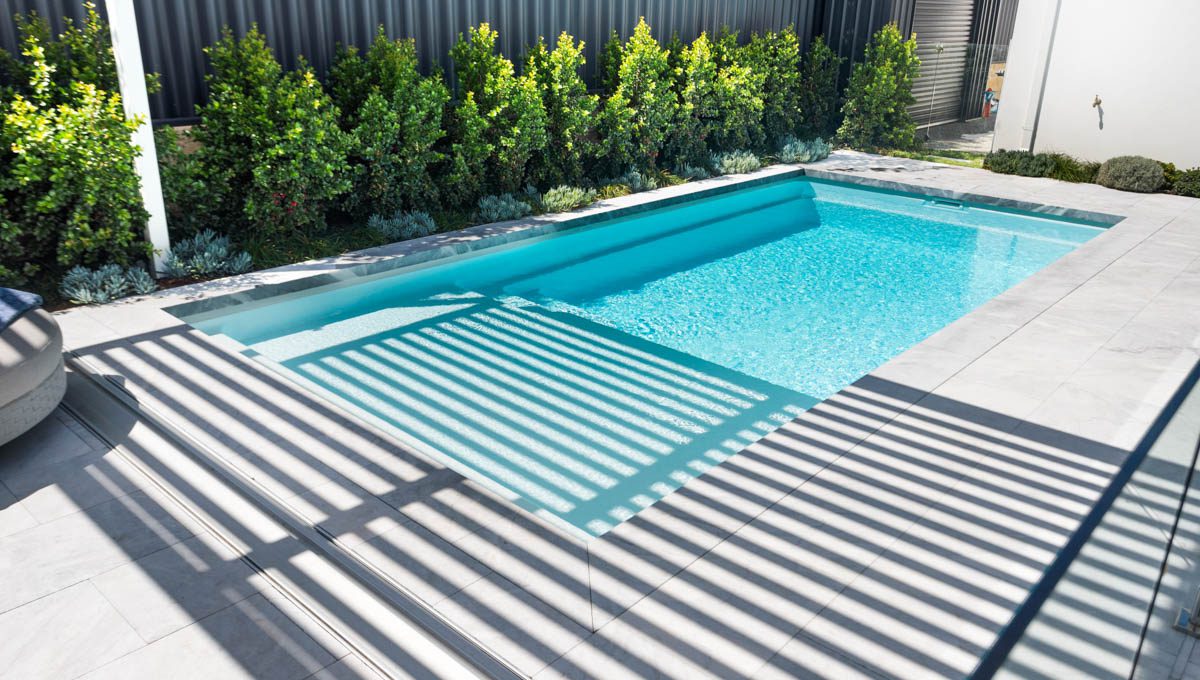 sunseeker-slimline-7.2m-3.5m-royal-alpine-white-shimmer-iluka-galleryimage-25