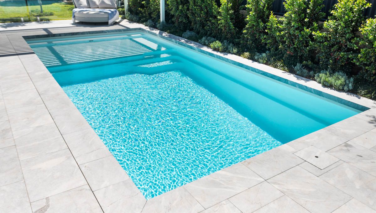 sunseeker-slimline-7.2m-3.5m-royal-alpine-white-shimmer-iluka-galleryimage-28