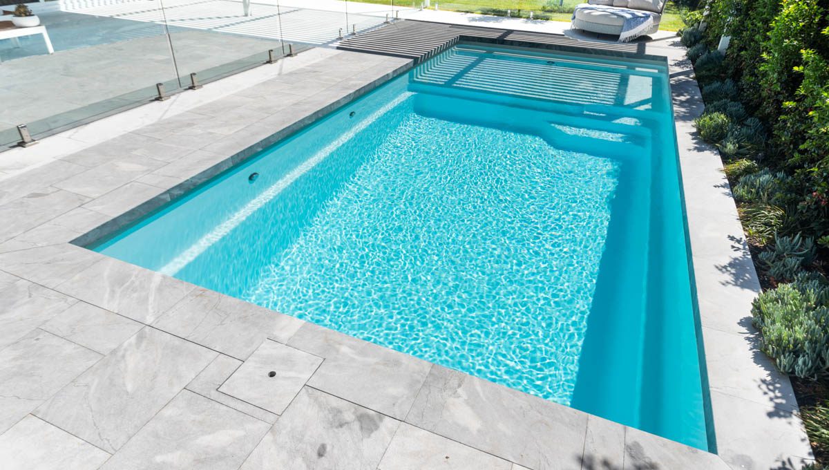 sunseeker-slimline-7.2m-3.5m-royal-alpine-white-shimmer-iluka-galleryimage-29