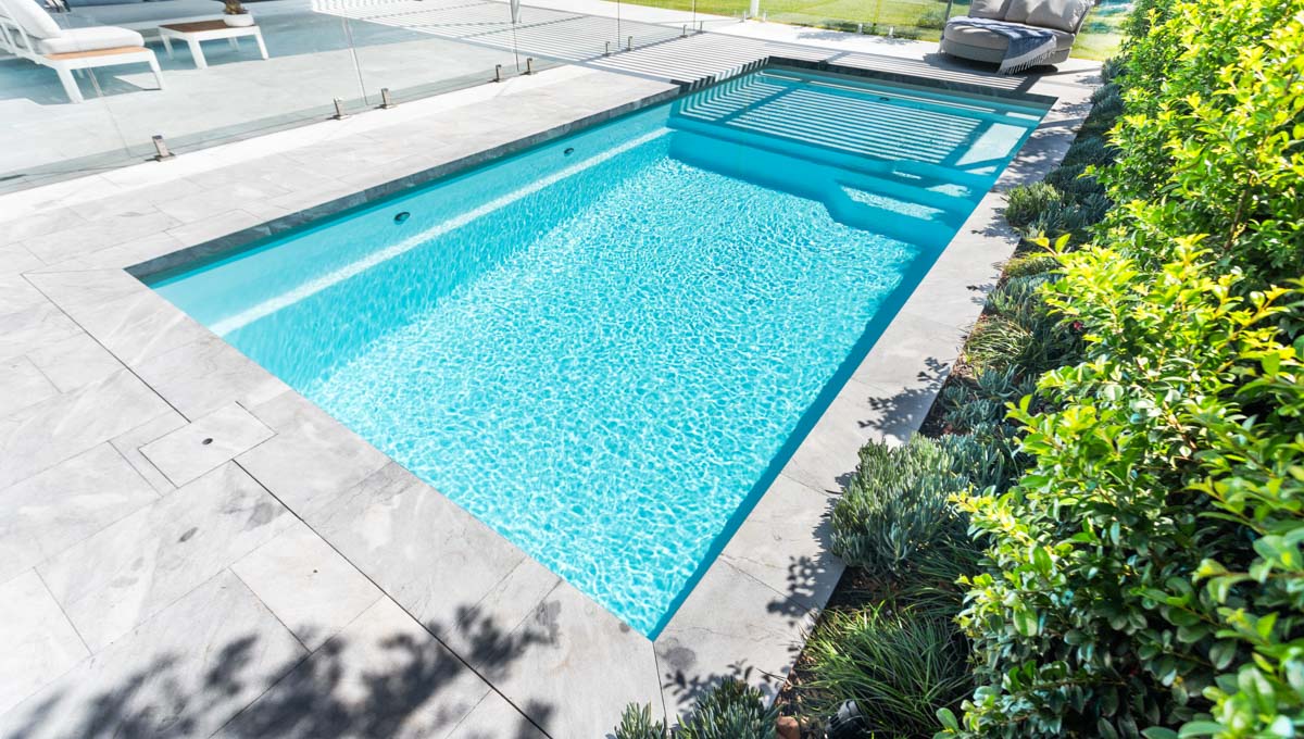 sunseeker-slimline-7.2m-3.5m-royal-alpine-white-shimmer-iluka-galleryimage-30