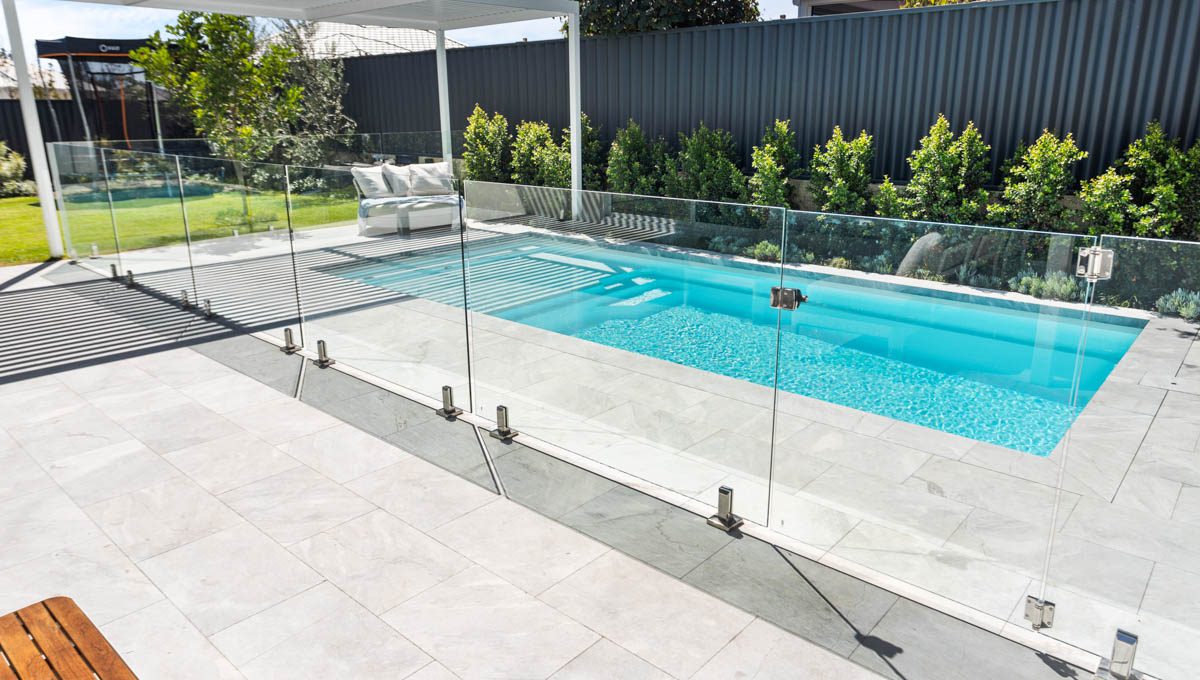 sunseeker-slimline-7.2m-3.5m-royal-alpine-white-shimmer-iluka-galleryimage-32